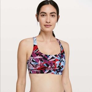 Lululemon Lush Lillies Energy Sports Bra NWOT!!!